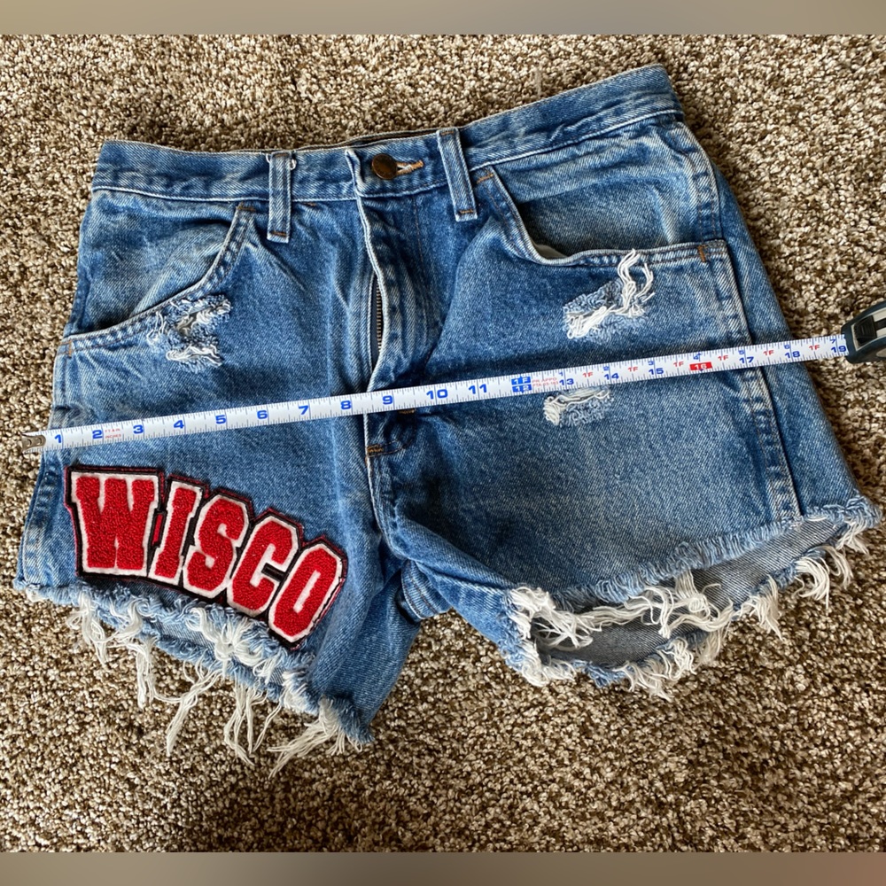 Wisconsin Badgers Custom Made Jean Shorts - Picture 5 of 6
